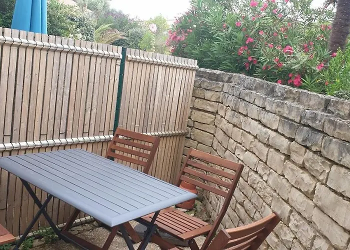 In With Pool And Parking